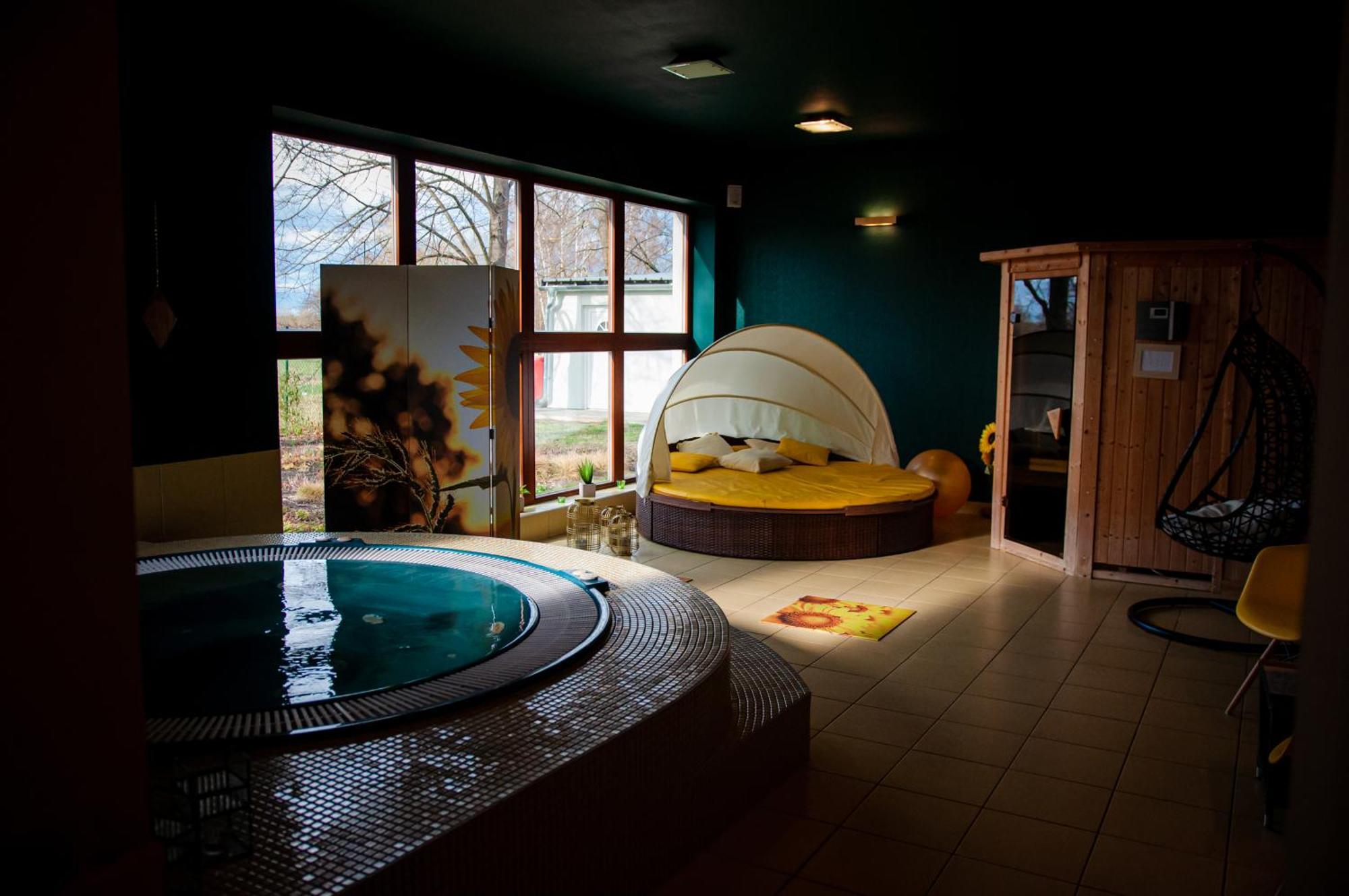 Design Hotel Romantick Třeboň Dış mekan fotoğraf